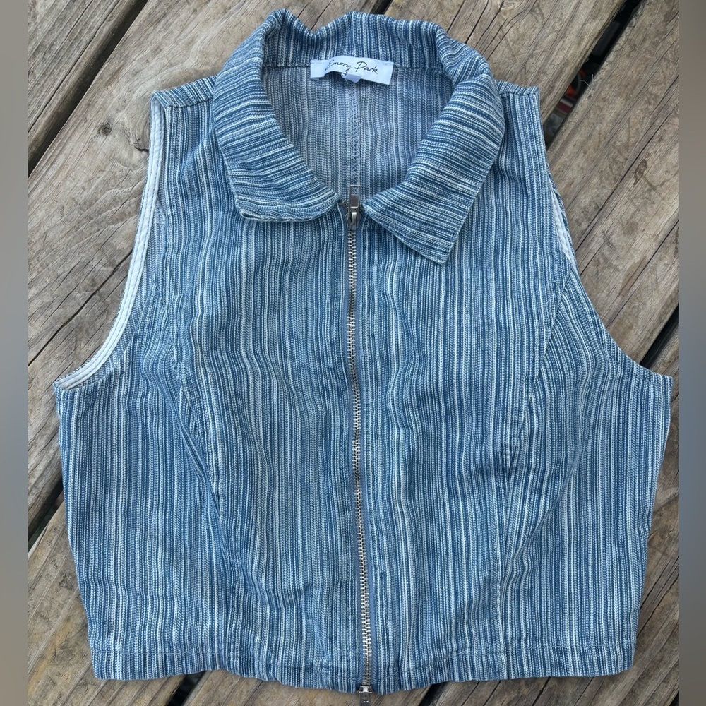 ⭐️3/$12⭐️striped cropped Denim Vest